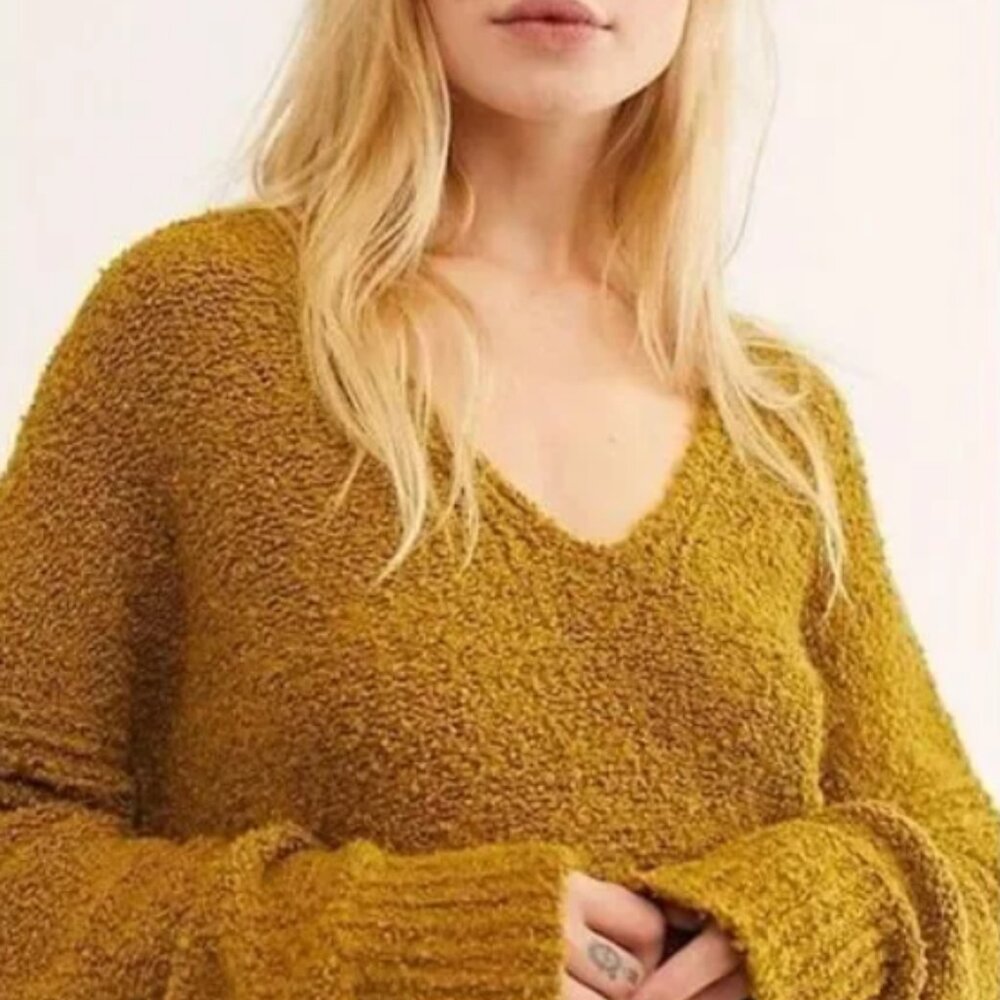 Free People Finders Keepers V Neck Sweater in Athens Moss Sz S